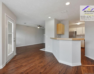 6804-2 Willowbrook Drive - Photo Thumbnail 8