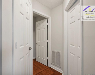 6804-2 Willowbrook Drive - Photo Thumbnail 9