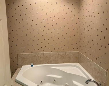 4890 Independence Drive - Photo Thumbnail 6