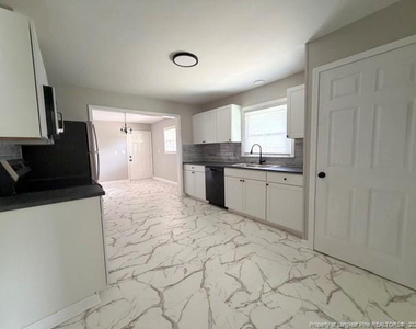 909 Sandalwood Drive - Photo Thumbnail 7