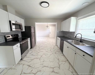 909 Sandalwood Drive - Photo Thumbnail 8