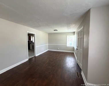 909 Sandalwood Drive - Photo Thumbnail 6