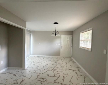 909 Sandalwood Drive - Photo Thumbnail 12