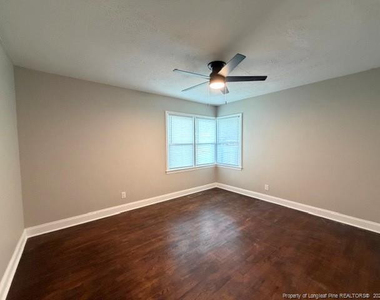 909 Sandalwood Drive - Photo Thumbnail 16