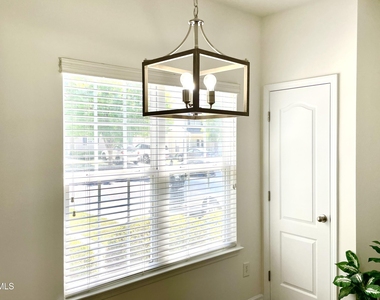 3525 Londonville Lane - Photo Thumbnail 6