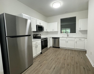3525 Londonville Lane - Photo Thumbnail 4
