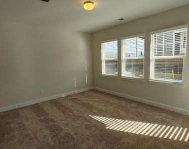 831 Amley Place - Photo Thumbnail 19