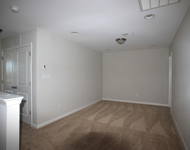 395 Shakespeare Drive - Photo Thumbnail 9