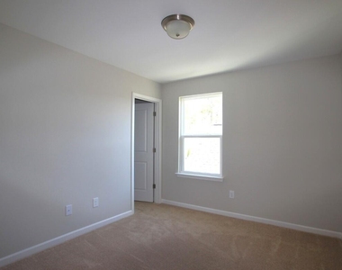395 Shakespeare Drive - Photo Thumbnail 12