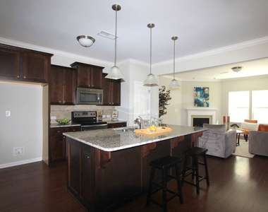 395 Shakespeare Drive - Photo Thumbnail 5