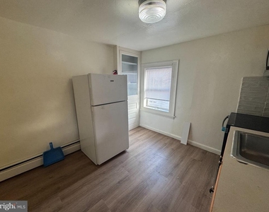 261 N York Street - Photo Thumbnail 2