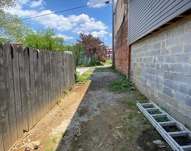 519 S Prince Street - Photo Thumbnail 25