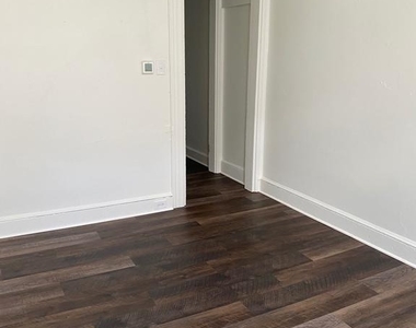 519 S Prince Street - Photo Thumbnail 3
