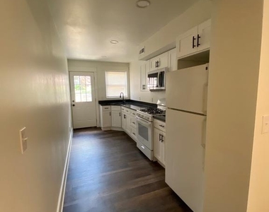 519 S Prince Street - Photo Thumbnail 10