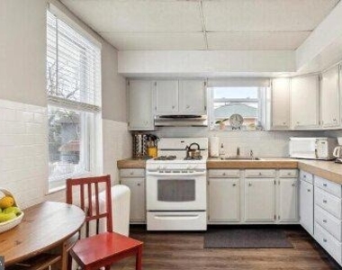 292 N Wycombe Avenue - Photo Thumbnail 2