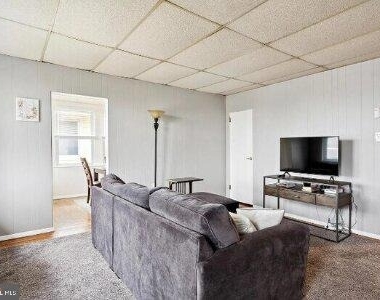 292 N Wycombe Avenue - Photo Thumbnail 4