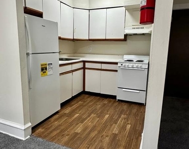 260 N Wycombe Ave - Photo Thumbnail 2