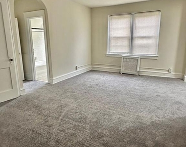 260 N Wycombe Ave - Photo Thumbnail 1