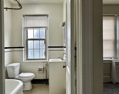 260 N Wycombe Ave - Photo Thumbnail 4