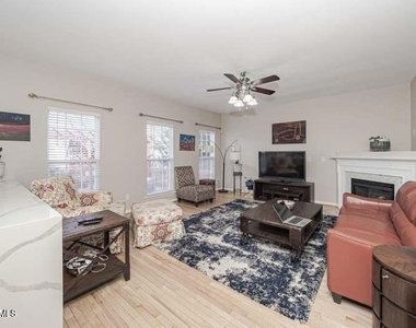 5513 Glencree Court - Photo Thumbnail 13