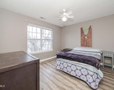 5513 Glencree Court - Photo Thumbnail 5