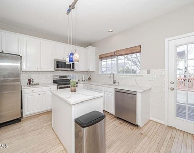 5513 Glencree Court - Photo Thumbnail 16