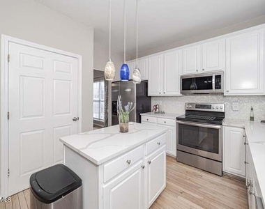 5513 Glencree Court - Photo Thumbnail 19