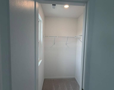 3202 Gypsum Drive - Photo Thumbnail 44