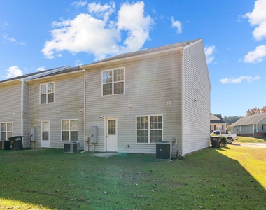 408 Anna Street - Photo Thumbnail 2