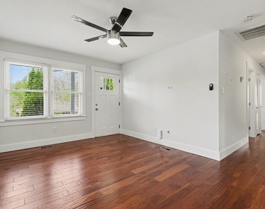 727 S State Street - Photo Thumbnail 5