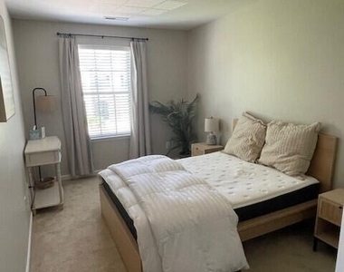 112 Hawkstone Drive - Photo Thumbnail 8