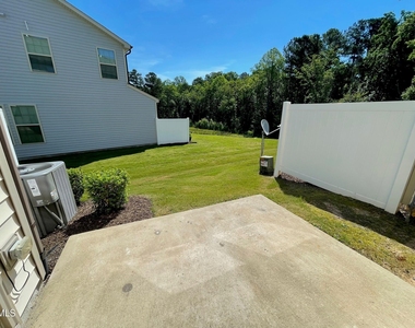 112 Hawkstone Drive - Photo Thumbnail 11