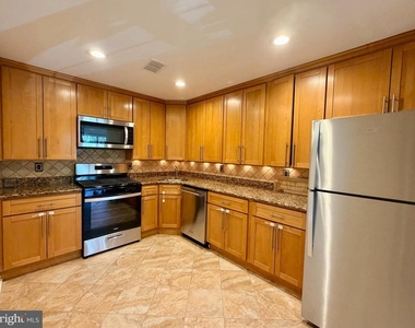 196 Sapphire La - Photo Thumbnail 5