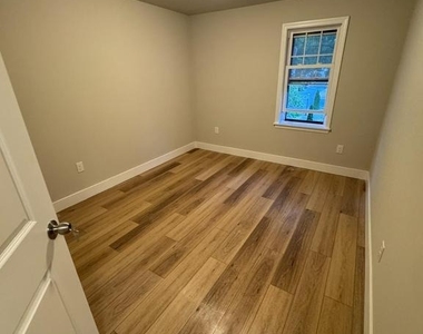 166 East Avenue - Photo Thumbnail 5