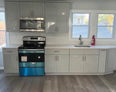 3200 Calvert - Photo Thumbnail 6
