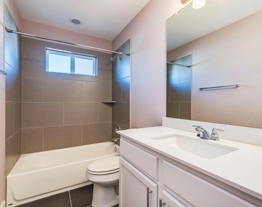 2208 Capulet St - Photo Thumbnail 17
