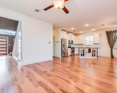 2208 Capulet St - Photo Thumbnail 3