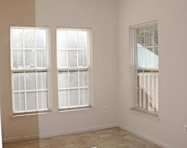 6212 Westchester Park Drive - Photo Thumbnail 5