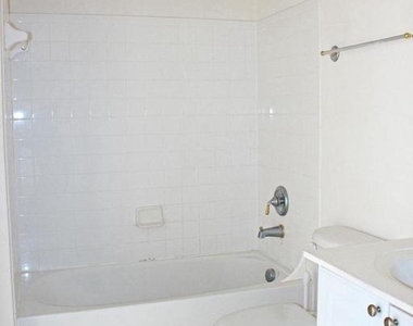 6212 Westchester Park Drive - Photo Thumbnail 6