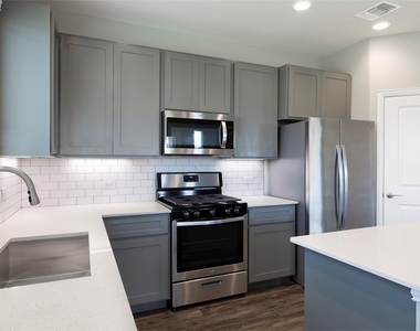 1207 Aspen Grove Dr - Photo Thumbnail 4