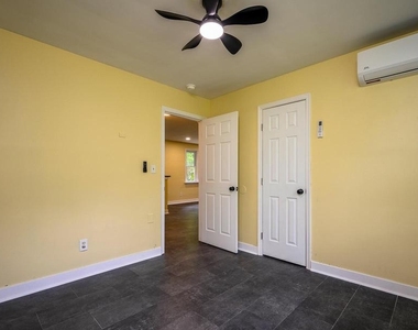 6007 Bradley Lane - Photo Thumbnail 10