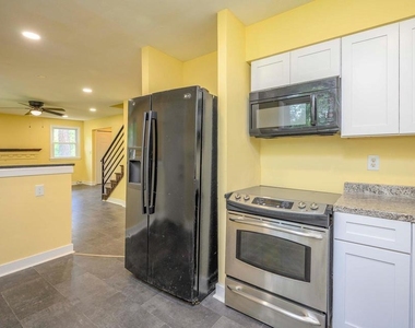 6007 Bradley Lane - Photo Thumbnail 6