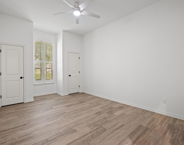 366 Mirafield Ln - Photo Thumbnail 8