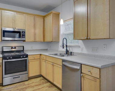 1112 Sundrop Pl - Photo Thumbnail 5
