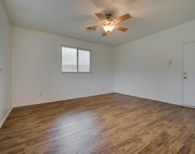 1112 Sundrop Pl - Photo Thumbnail 23