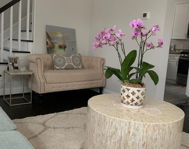 9006 Linton Street - Photo Thumbnail 3