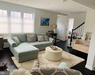 9006 Linton Street - Photo Thumbnail 2
