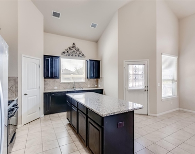 1549 Hamiltons Way - Photo Thumbnail 8