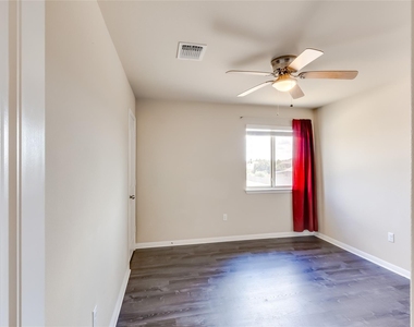 1549 Hamiltons Way - Photo Thumbnail 25