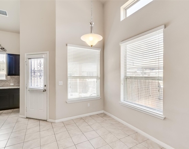 1549 Hamiltons Way - Photo Thumbnail 11